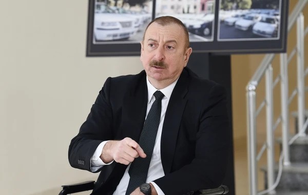 Ильхам Алиев принял участие в церемонии предоставления квартир семьям шехидов и инвалидам войны - ФОТО