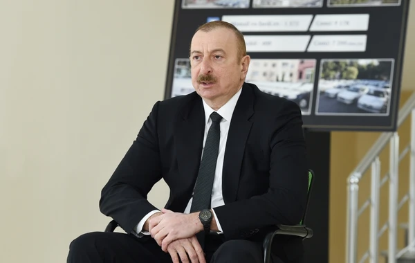 Ильхам Алиев принял участие в церемонии предоставления квартир семьям шехидов и инвалидам войны - ФОТО