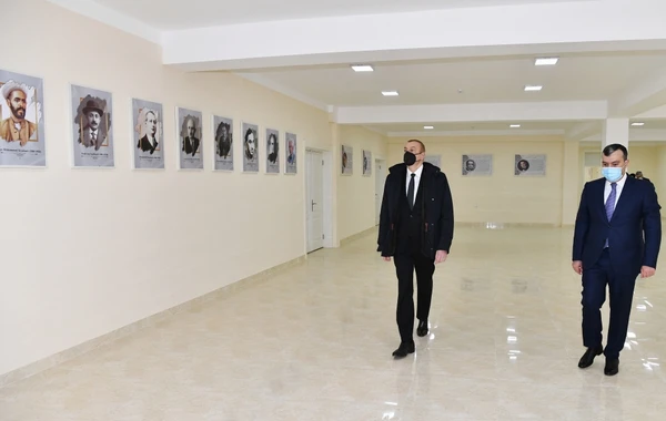 Ильхам Алиев принял участие в церемонии предоставления квартир семьям шехидов и инвалидам войны - ФОТО