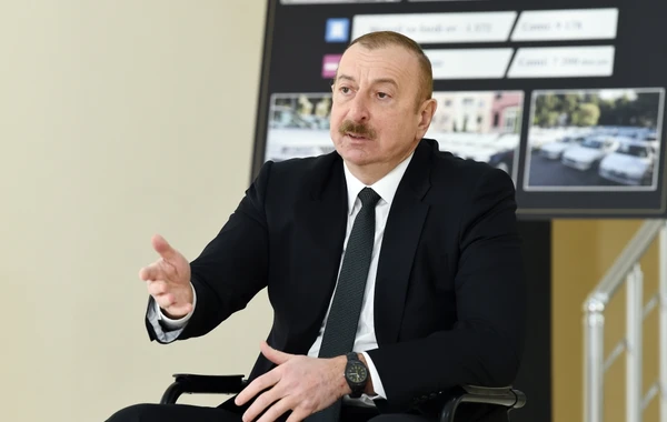Ильхам Алиев принял участие в церемонии предоставления квартир семьям шехидов и инвалидам войны - ФОТО