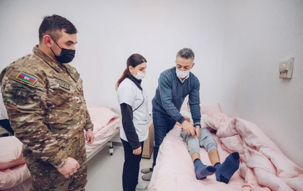 Türkiyəli həkimlər 150-dən çox qazimizi müayinə etdilər - FOTO