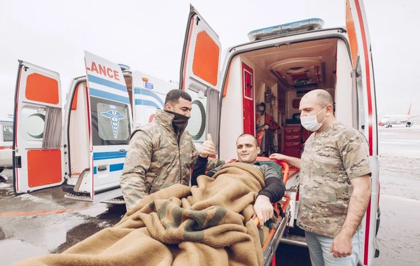 Фонд "YAŞAT" отправил на лечение в Турцию еще 10 тяжелораненых участников войны - ФОТО