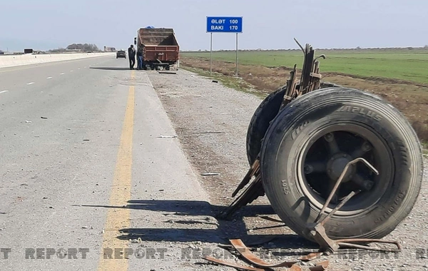 Bir ailənin altı üzvü ağır qəzada xəsarət aldı - FOTO