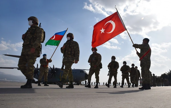 Azərbaycan hərbçiləri Türkiyəyə getdi: Yeni təlimlər başlayır - FOTO