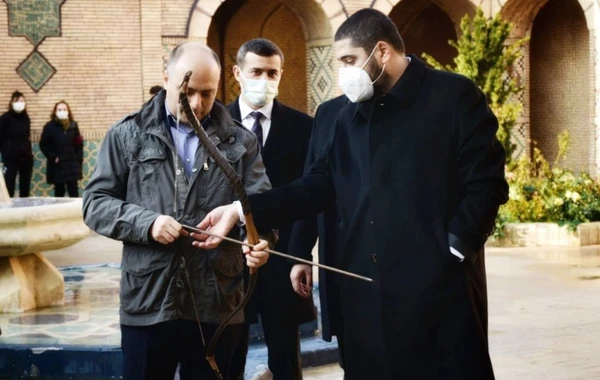 Azərbaycanlı nazir “Oyanış böyük Səlcuqlu” filminin rejissoru ilə görüşüb