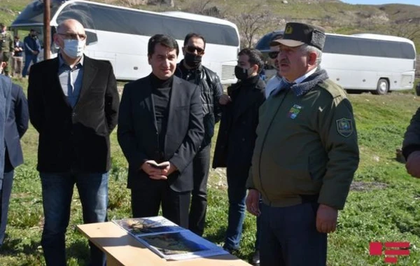 Xarici diplomatlar Qubadlıda düşmənin törətdiyi ekoloji terroru öz gözləri ilə gördülər - FOTO - YENİLƏNİB