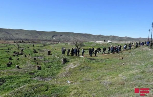 Xarici diplomatlar Qubadlıda düşmənin törətdiyi ekoloji terroru öz gözləri ilə gördülər - FOTO - YENİLƏNİB