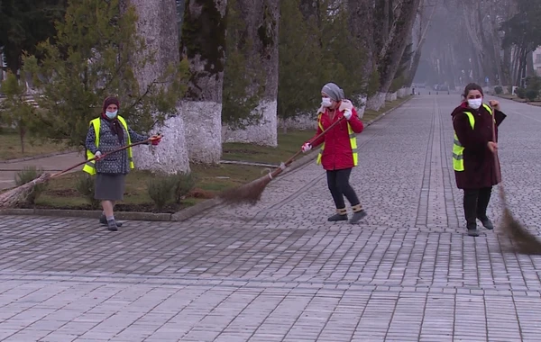 Kommunal xidmət sahəsində çalışan xanımlara 8 Mart sürprizi - FOTO