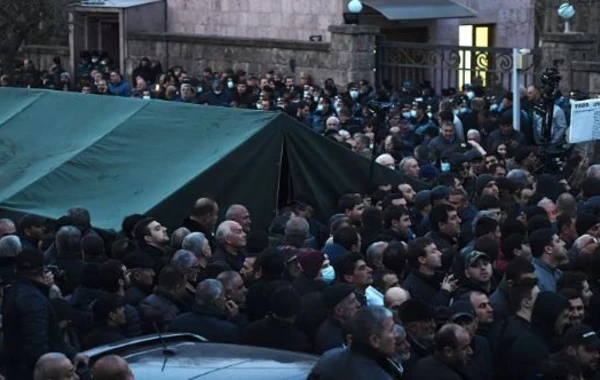 Ermənistan müxalifəti Paşinyana ultimatum verdi