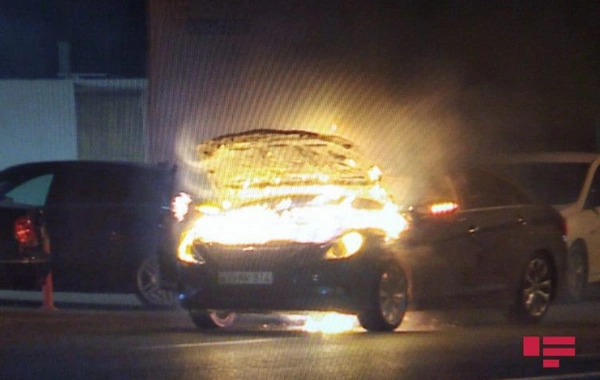 Bakıda “Hyundai” yandı - FOTO