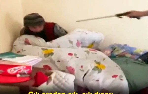 Polis oğrunu yorğanın altında tutdu - Türkiyədə qəribə hadisə - ANBAAN VİDEO