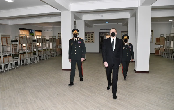 Ильхам Алиев на открытии новой воинской части - ФОТО