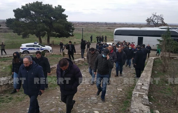 Media və QHT rəhbərləri Ağdamda Şahbulaq qalasında olublar - FOTO