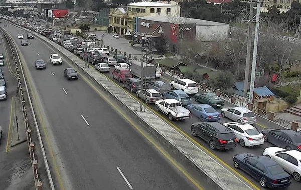 Bakıda bu yollarda tıxac var - SİYAHI - FOTO