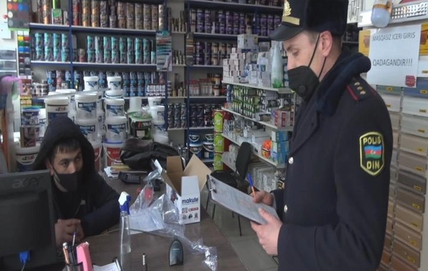 Polis reyd keçirdi, maska taxmayanlar cərimələndi - FOTO