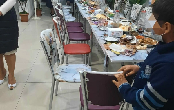 Polis ad günü məclisi təşkil edən qadın və qonaqları saxladı - FOTO