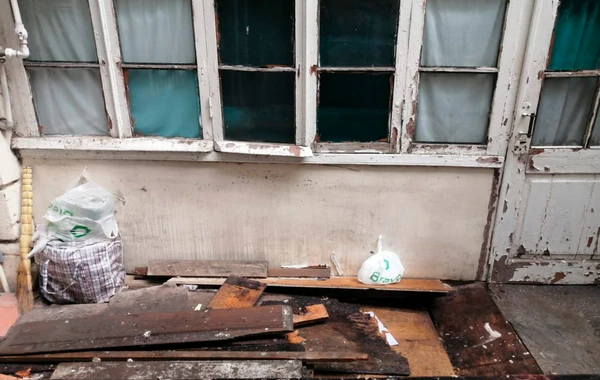 Vətən müharibəsi iştirakçısı şikayət edir: Binanın altına su yığılır - FOTO/VİDEO