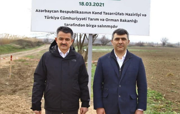 Türkiyəli bu nazir Qarabağda meyvə ağacı əkdi  - FOTOLAR