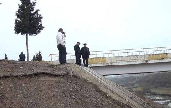 Azərbaycanda yeni inşa edilən körpü qəzalı vəziyyətə düşdü - FOTO