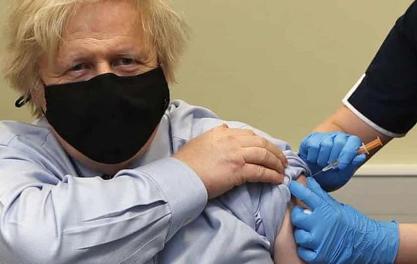 Boris Consona "AstraZeneca"nın ilk dozasını vurdular - FOTO