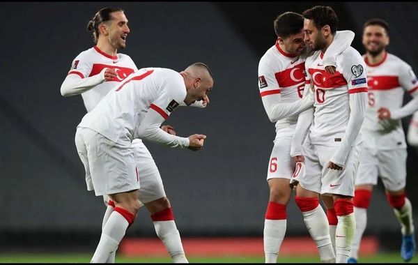 Турция победила Нидерланды в первом матче отбора на ЧМ-2022, Бурак оформил хет-трик - ВИДЕО