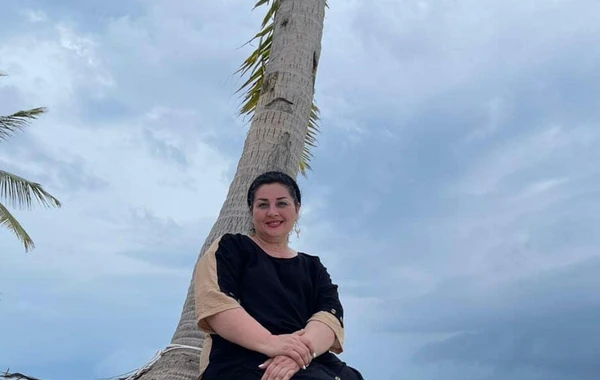 Aybəniz Haşımova ilə Aynişanın Maldiv gəzintisi - FOTO