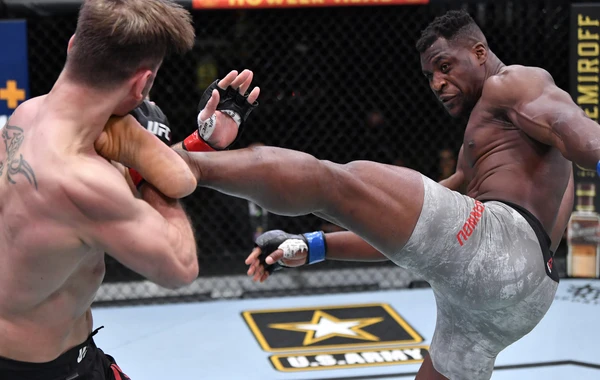 Хищник из UFC назвал новую цель после завоевания пояса