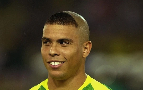 Бывший нападающий сборной Бразилии Роналдо извинился за свою прическу на ЧМ-2002