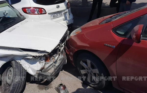 Bakıda zəncirvari qəza olub, 4 avtomobil toqquşub
