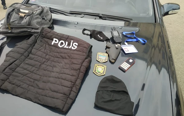 В Азербайджане задержан лжеполицейский с фальшивыми погонами и игрушечным пистолетом - ФОТО