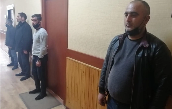 DİN gecə işləyən kafeni aşkar etdi, müştərilər saxlanıldı  - FOTO