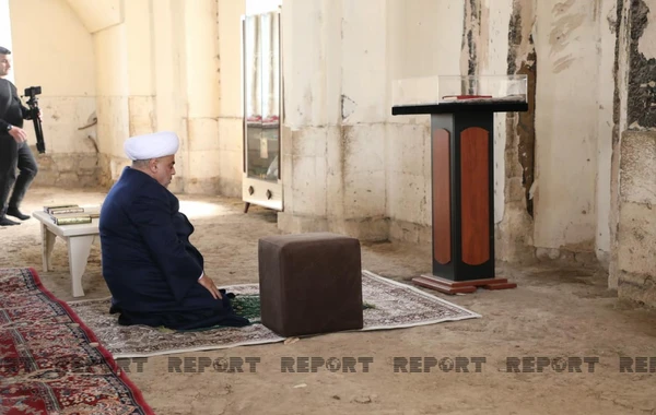 Ağdam Cümə məscidində Allahşükür Paşazadənin imamətliyi ilə namaz qılınıb - FOTO