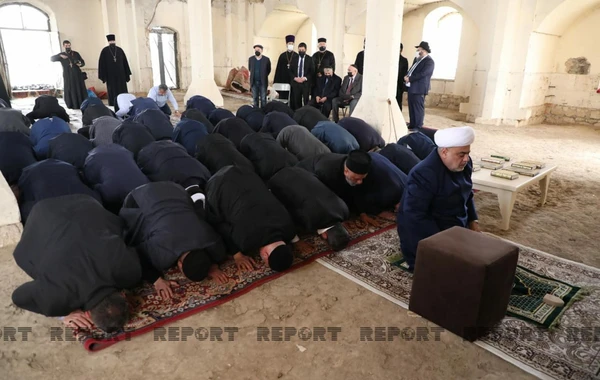 Ağdam Cümə məscidində Allahşükür Paşazadənin imamətliyi ilə namaz qılınıb - FOTO