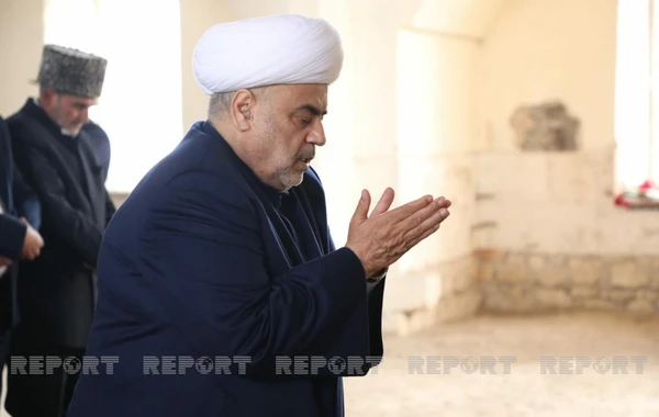 Ağdam Cümə məscidində Allahşükür Paşazadənin imamətliyi ilə namaz qılınıb - FOTO