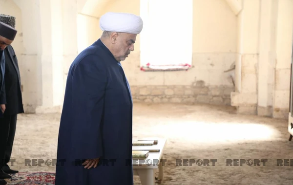 Ağdam Cümə məscidində Allahşükür Paşazadənin imamətliyi ilə namaz qılınıb - FOTO