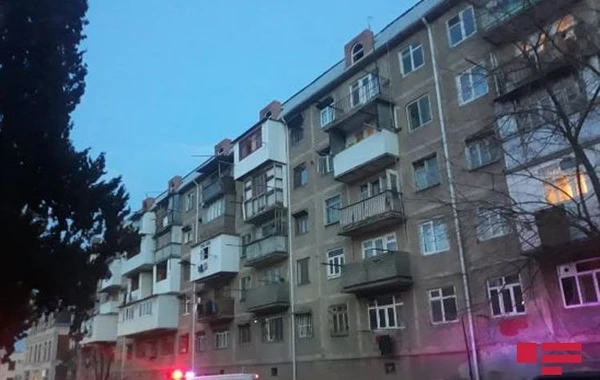 Очередной суицид: мужчина выбросился с 5-го этажа - ФОТО