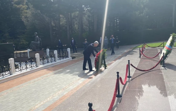 Председатель Генассамблеи ООН посетил могилу великого лидера Гейдара Алиева - ФОТО