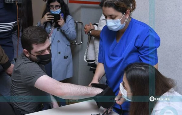 Dördüncü hakimiyyət nümayəndələri vaksinasiya olundu - VİDEO