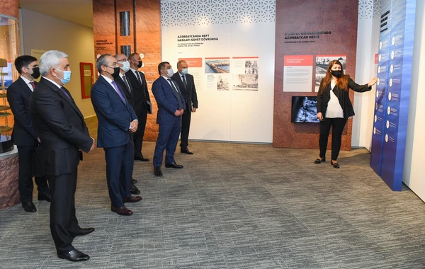 Dövlət Neft Şirkətinin Müşahidə Şurasının növbəti iclası keçirilib - FOTO Dövlət Neft Şirkətinin Müşahidə Şurasının növbəti iclası keçirilib - FOTO