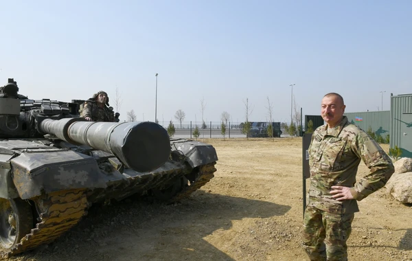 Ильхам Алиев на открытии Парка военных трофеев в Баку - ФОТО