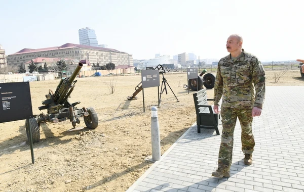 Ильхам Алиев на открытии Парка военных трофеев в Баку - ФОТО