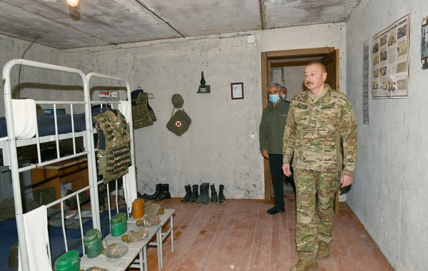 Ильхам Алиев на открытии Парка военных трофеев в Баку - ФОТО