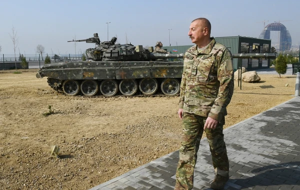Ильхам Алиев на открытии Парка военных трофеев в Баку - ФОТО