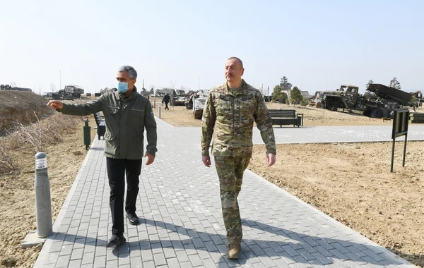 Ильхам Алиев на открытии Парка военных трофеев в Баку - ФОТО