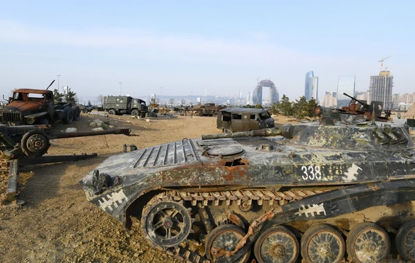 Ильхам Алиев на открытии Парка военных трофеев в Баку - ФОТО