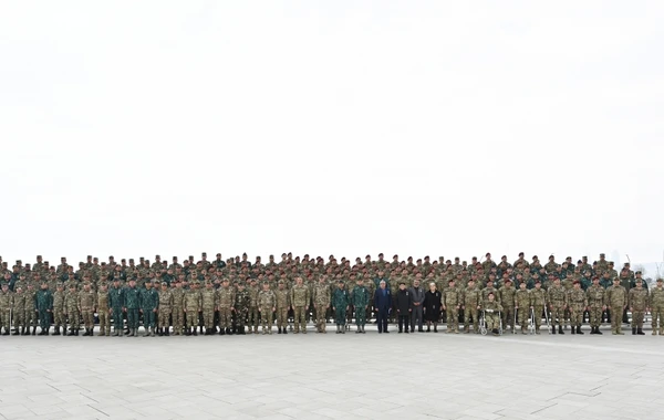 Ильхам Алиев на открытии Парка военных трофеев в Баку - ФОТО