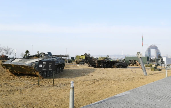 Ильхам Алиев на открытии Парка военных трофеев в Баку - ФОТО