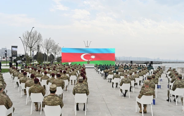 Ильхам Алиев на открытии Парка военных трофеев в Баку - ФОТО