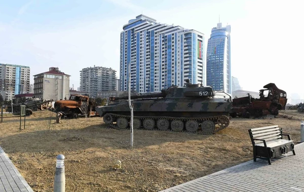Ильхам Алиев на открытии Парка военных трофеев в Баку - ФОТО