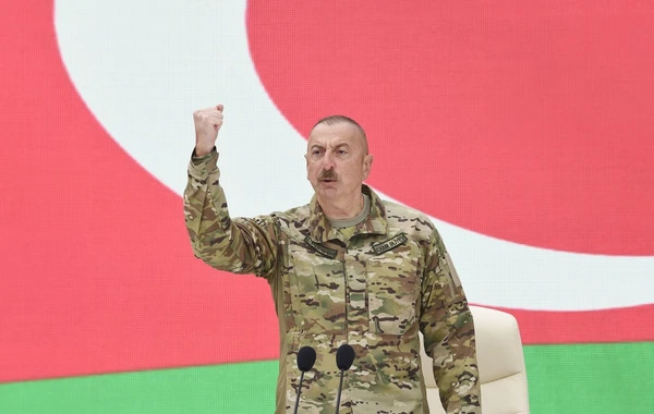 Ильхам Алиев на открытии Парка военных трофеев в Баку - ФОТО